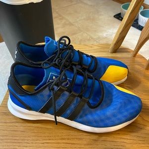 Men’s Adidas running shoes size 10